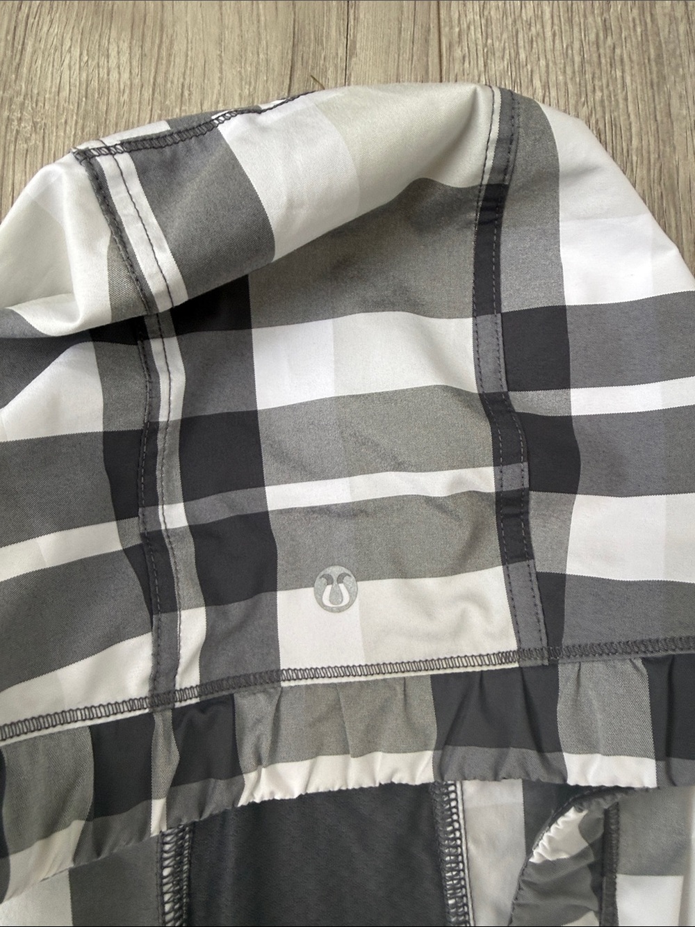 Lululemon vintage Y2K ‘Run with it’ Plaid Vest - Picture 3 of 6